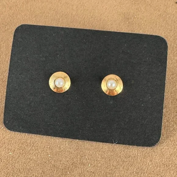 Vintage 1980's 14K Gold Pearl Disc Studs. 3MM Pearls NOS